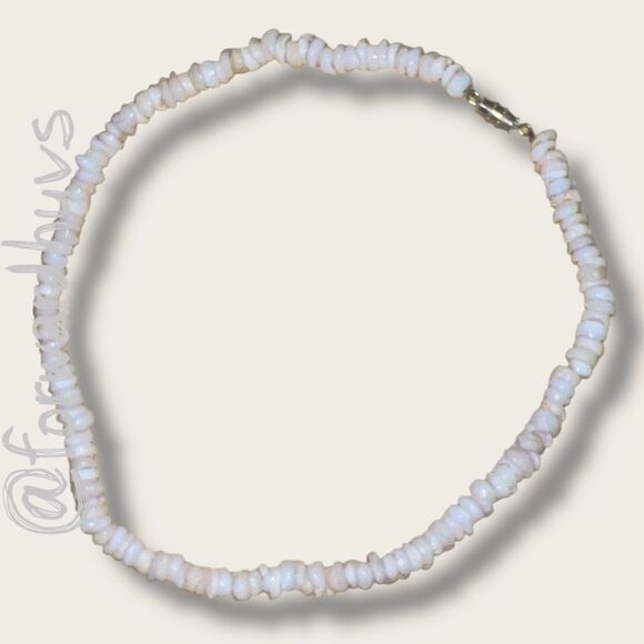 Shell Chip Necklace – Natural White and Beige Tones with Organic Texture - Picture 6 of 7